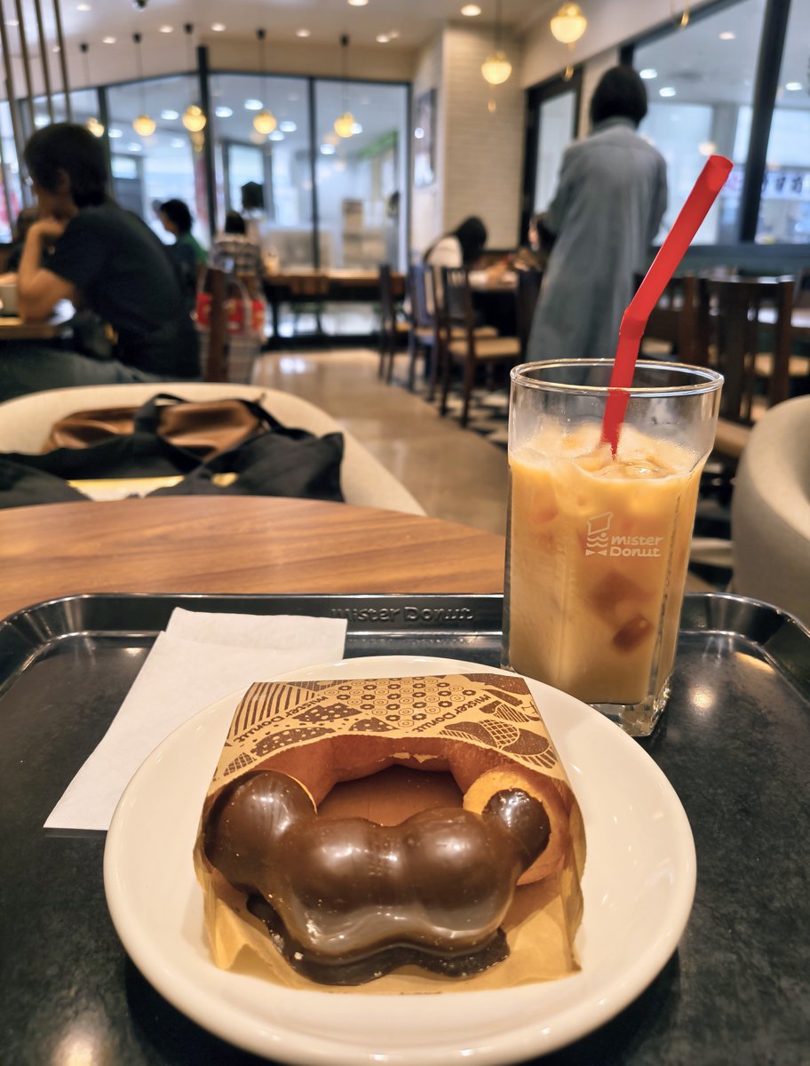 tukitotora25's tweet photo. 健康診断の再検査の採血が終わったので
チョコのドーナツ食べるぞー‼️
😂🍩🥤
（脂質異常ぉぉぉ）

叔父のお見舞いに行き
あまりの変わりようと余命宣告にショックを受けましたが
好きなものを食べられるのは幸せなんだと https://t.co/ldF4BYxSeU