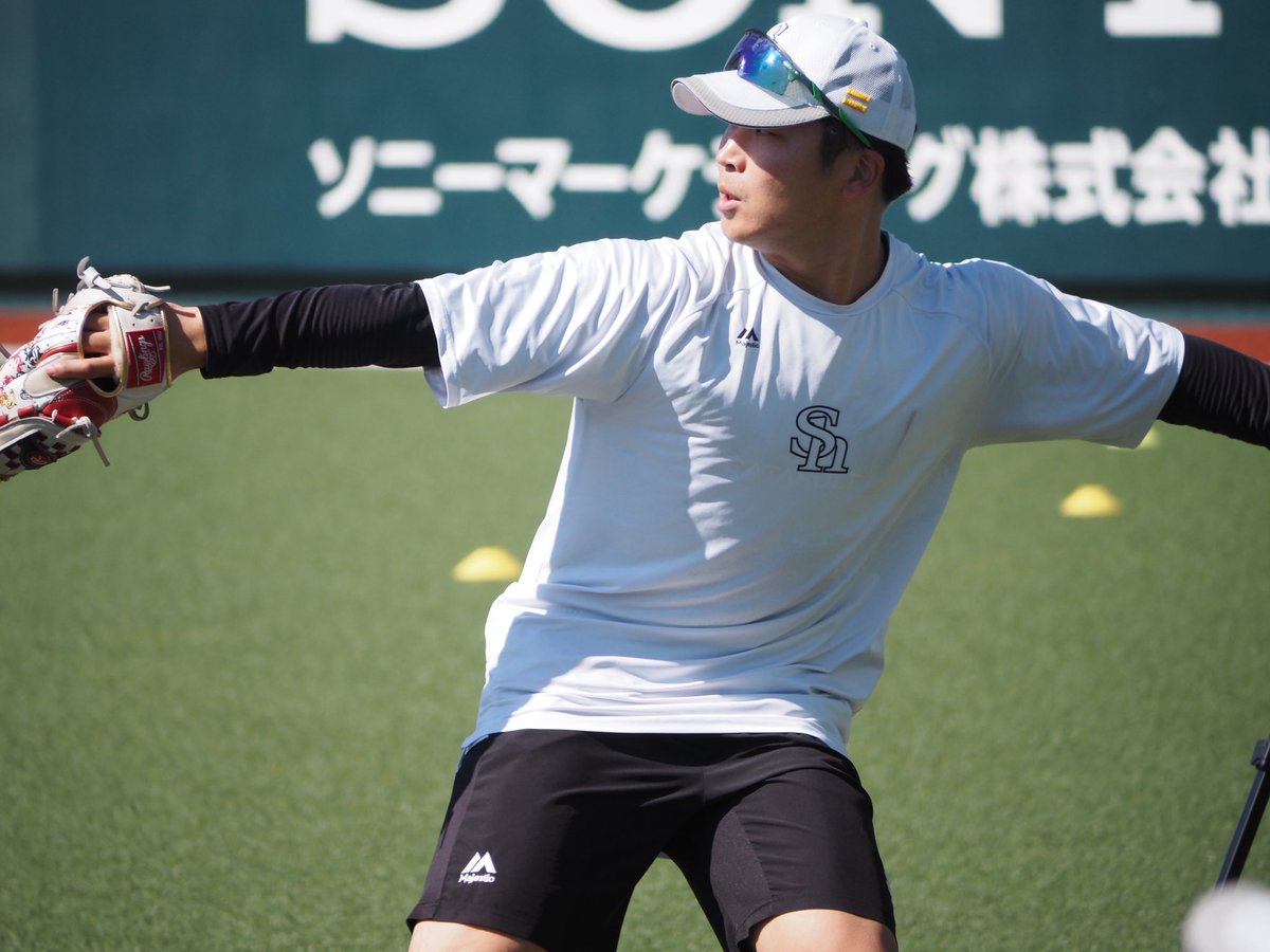 Bambies2025's tweet photo. リハビリ組の投手陣⚾️
晴天の下、キャッチボール☀️

#sbhawks
#Bambies https://t.co/u1pSObG65l