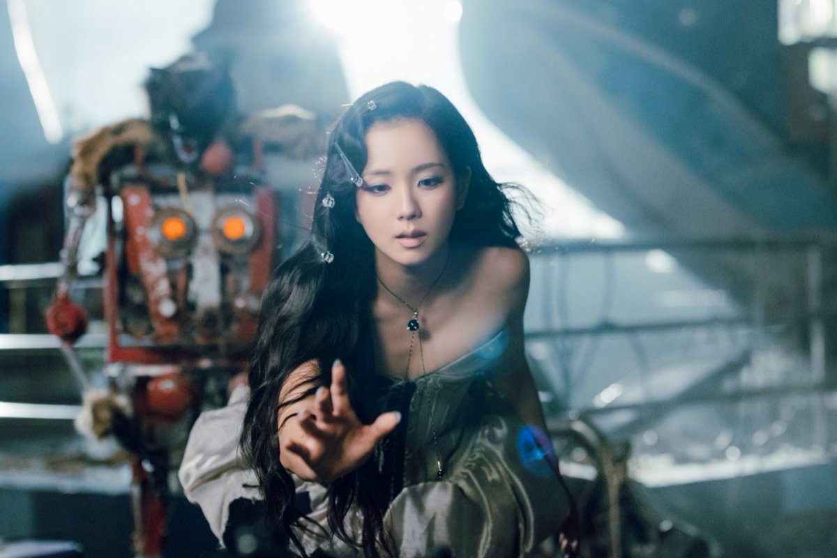 jisooschart's tweet photo. ‘CLICK’ by #JISOO has now surpassed 20 million streams on Spotify. It is her 8th song to achieve this. https://t.co/UkPTJh2YUL