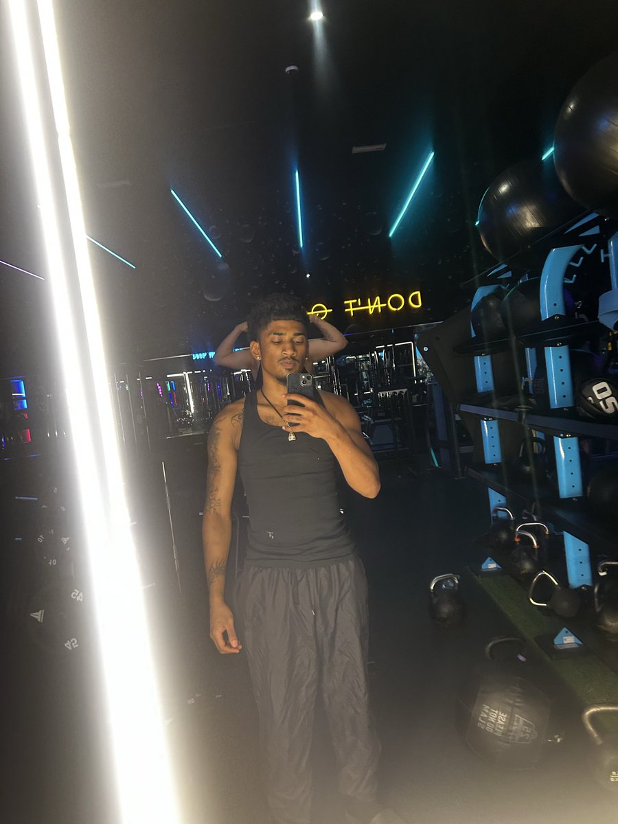 username214s's tweet photo. Day 2!  Forgot to post🙂‍↕️, Gym Partner?👀 #explore #dtx #nsfw #gym #trending https://t.co/XfYJODLcIe