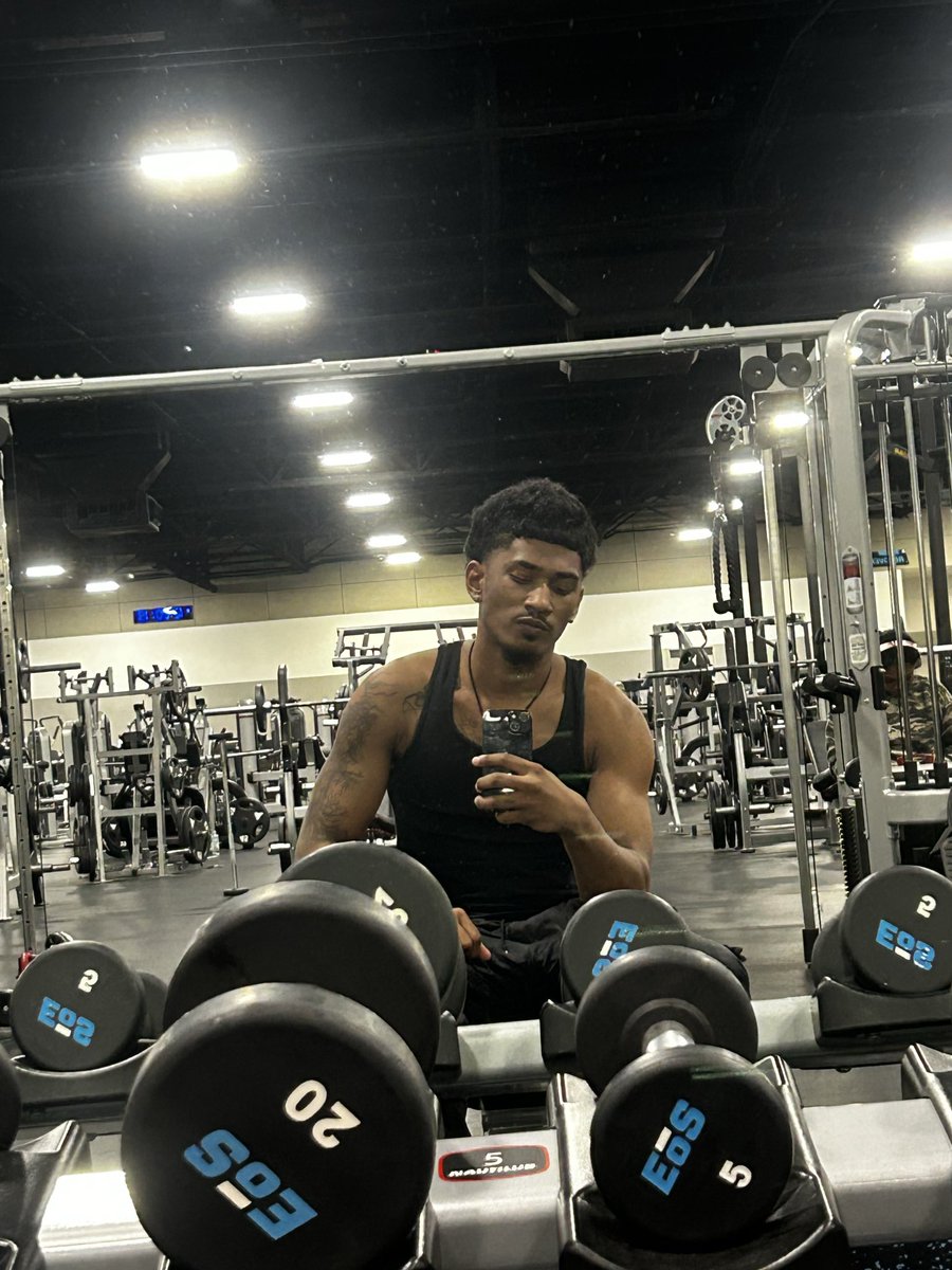 username214s's tweet photo. Day 2!  Forgot to post🙂‍↕️, Gym Partner?👀 #explore #dtx #nsfw #gym #trending https://t.co/XfYJODLcIe