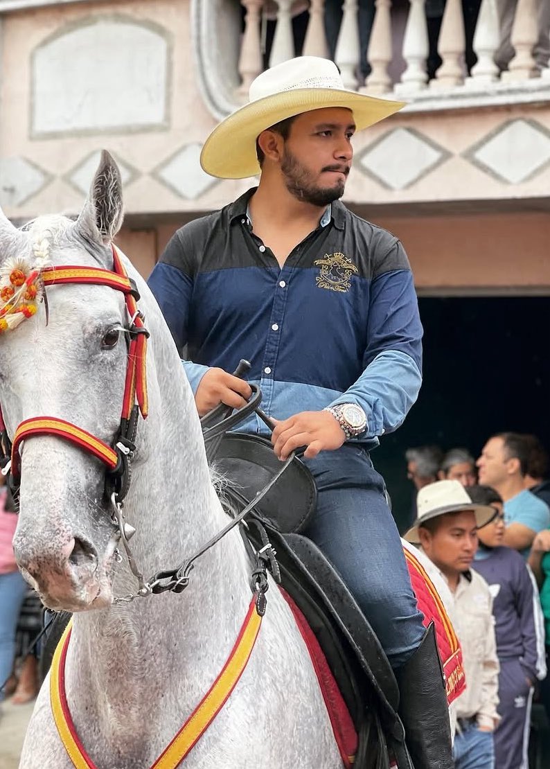 Heterosguateee's tweet photo. Quien conoce a este hetero de Quetzaltenango? Tenemos contenido completo de él, es bien caliente🔥próximo a subir al VIP💵 

#heterosengañados #heterosguate https://t.co/gTkloh7t5T