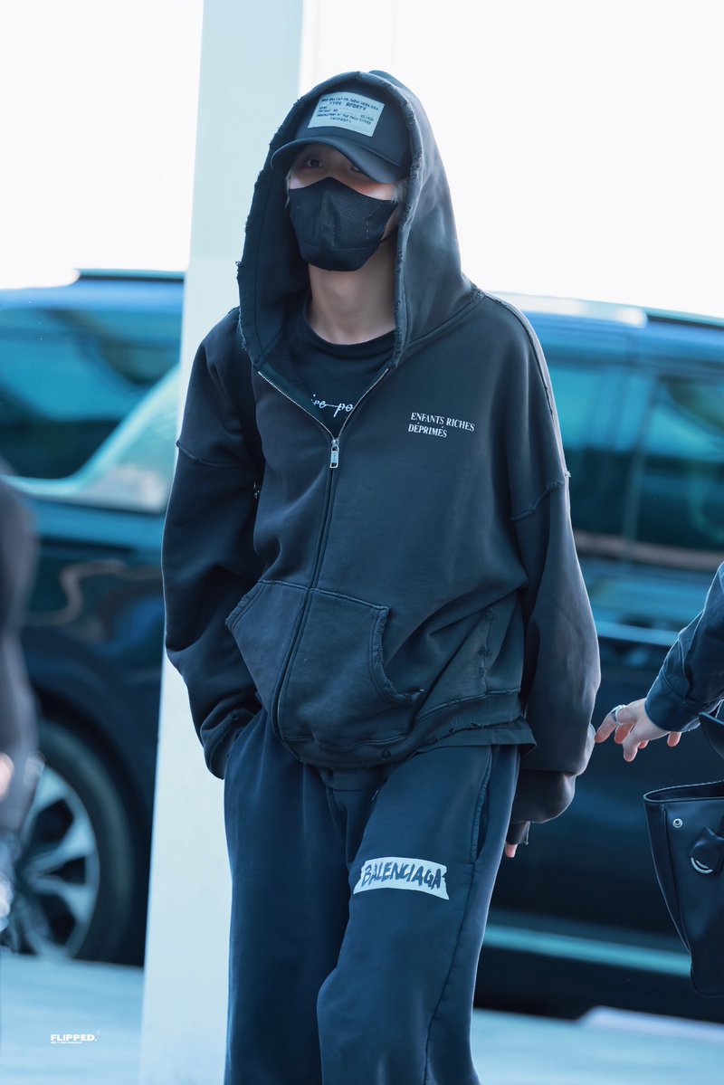 FLIPPED_HaeChan's tweet photo. 261002 출국 

#해찬          #HAECHAN         #NCT127 https://t.co/x5VkcNKtx3