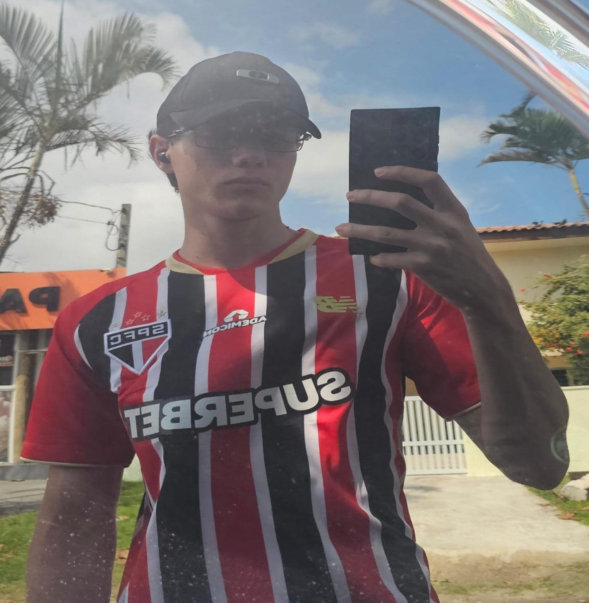 D4M3TT0's tweet photo. Sdd eterna antes do meu óculos evaporar e de quando eu tinha tempo e dinheiro pra viajar https://t.co/PS7hRoMExK