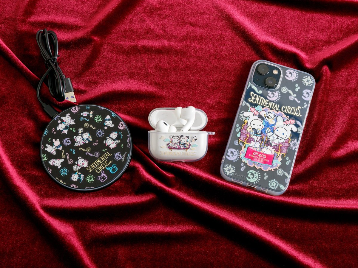 Senti_official's tweet photo. 🎪サンエックスネットショップ限定🎪

本日受注スタート🐰
『クリアスマホケース・ワイヤレスイヤホンケース・ワイヤレス充電器』
🔗https://t.co/Uc6cN2OgeM

『今夜、白黒小熊座ティーサロンで』テーマから、
毎日使えるモバイルアイテムが登場📱🐼

受注〆切📅10/18（日）

ぜひチェックしてね🌙 https://t.co/RYlFXXDQx6