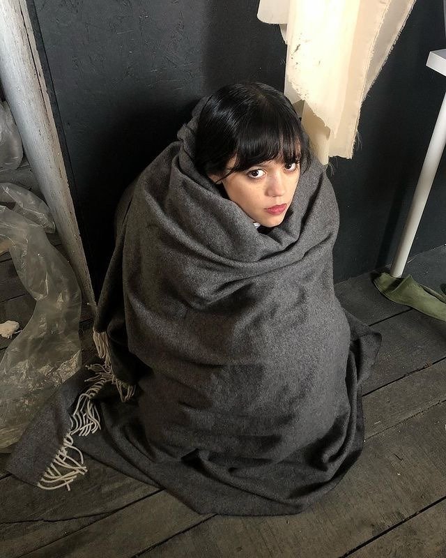 FeralClone's tweet photo. ". . .What? Is there gonna be a problem? I'm comfortable. Fuck off." https://t.co/kThIGUCVXa