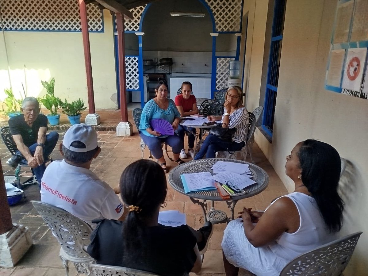 smarthnayade's tweet photo. Se expone la estrategia de trabajo del último trimestre del año en la recién creada Comisión de cuadros del Centro Provincial de Patrimonio Cultural en Holguin, en su propia sede. 
#SomosCulturaHolguín
#Honorholguinero https://t.co/DsppUttqX8