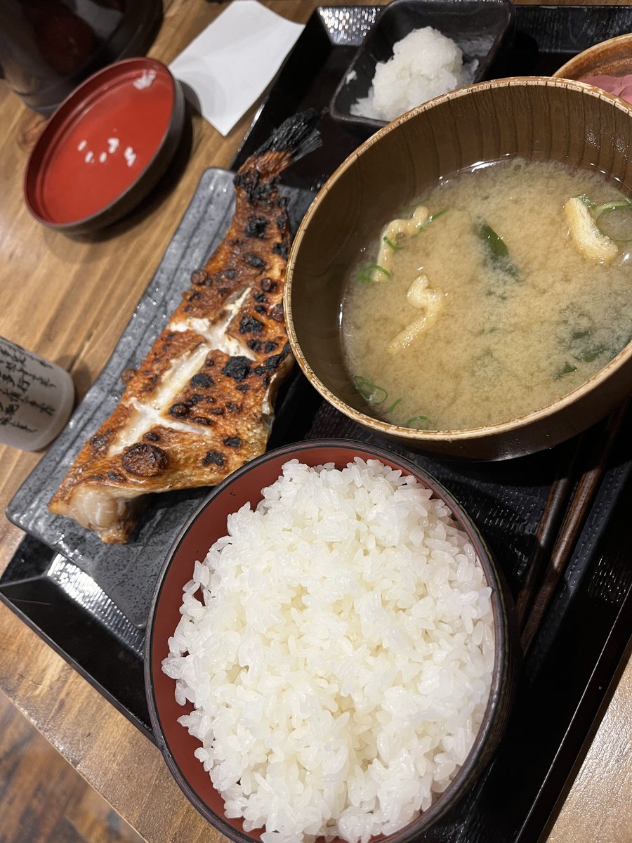 pp6309's tweet photo. しこたま肉を食べた翌日のランチはこうなる年齢 https://t.co/hscBN5a27i