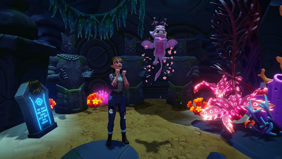 Eveaxia's tweet photo. My alt save via my Steam account finally showing progress x) I just don't have any dlcs there for now. But it's cool cause it gives me a chance to do things differently and record footage I don't have from my original playthrough (I play with 2 saves, other one is on Epic)

#DisneyDreamlightValley #DisneyDLV #DDLVCommunity