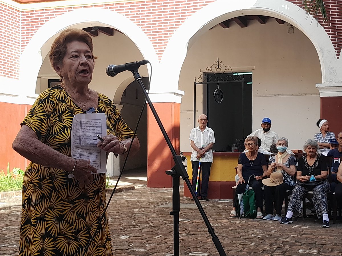 smarthnayade's tweet photo. El Museo Provincial "La Periquera" se convierte en sede de la actividad central por el día del Adulto Mayor.
#SomosCulturaHolguín 
#HonorHolguinero https://t.co/TCDquAHj1z