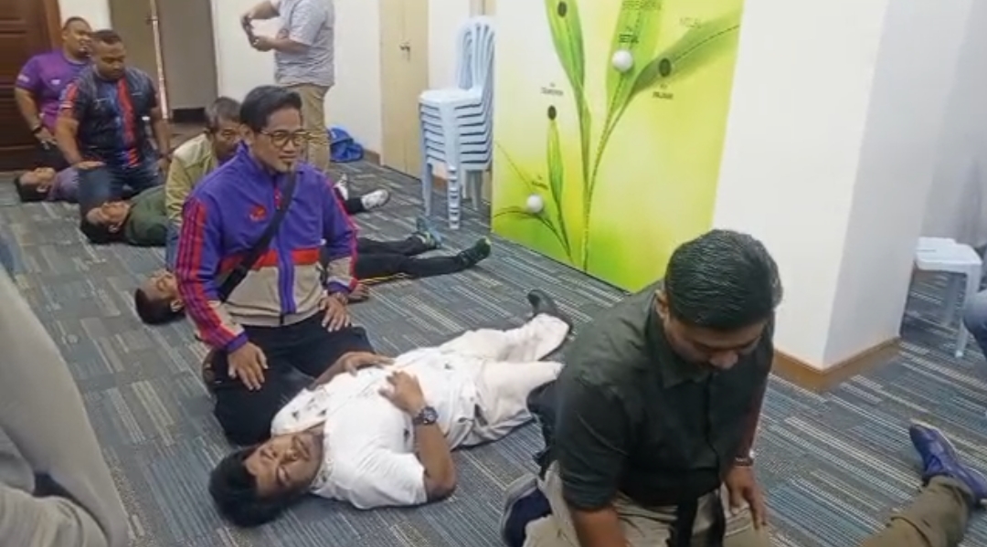 gisbtraining's tweet photo. [2] Basic Occupational First Aid (BOFA) Training Day 1 on 19 November 2025 at Seremban, Negeri Sembilan

#GLOBALINFOSKILLS
#GISBTRAINING
#BOFA
#TRAININGPROVIDER
#PENYEDIALATIHAN https://t.co/odu932mdky