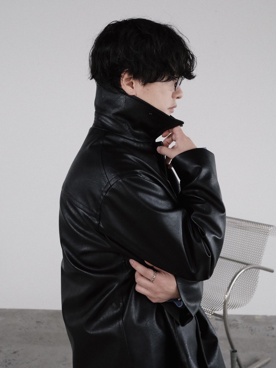 genji_official_'s tweet photo. WYM 26AW WINTER 1st COLLECTION 本日お昼12時にリリース開始しました！

今回は、この冬に必��なものが一式揃うラインナップをご用意しています。
WYM初のカーコートに、同じくWYM初のブーツとスマホタッチ可能なレザーグローブ、去年即完したモヘヤ混のニットカーデや新色が加わったVネックまで…
足元から手元まで、WYMで冬のスタイリングが完成します🤝

実際のスタイリングも各商品ページに載せているので、ぜひコーデの参考にしてください！