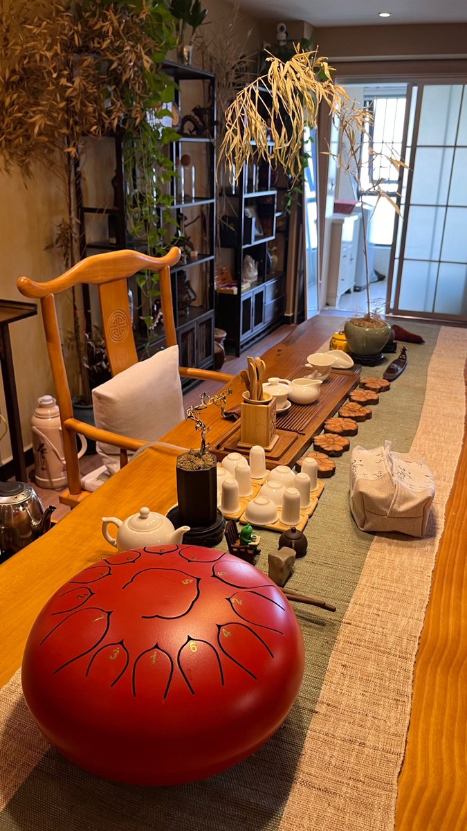 real_there00's tweet photo. Who could imagine a secret corner with warm 烙郎粟叶 and sweaty little moments It’s the cozy little details that make life sweet. https://t.co/P9iRgYxhFc
