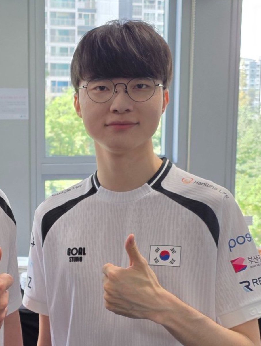 LONGLIVE_FAKER's tweet photo. 상혁아 아겜 마지막 날이다 화이팅.ᐟ 🩵 https://t.co/VMAKt0WfNl