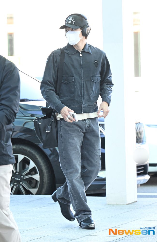 tmeyong's tweet photo. Oppa ke Jakarta dulu ya. https://t.co/YI4Pg7HHzp