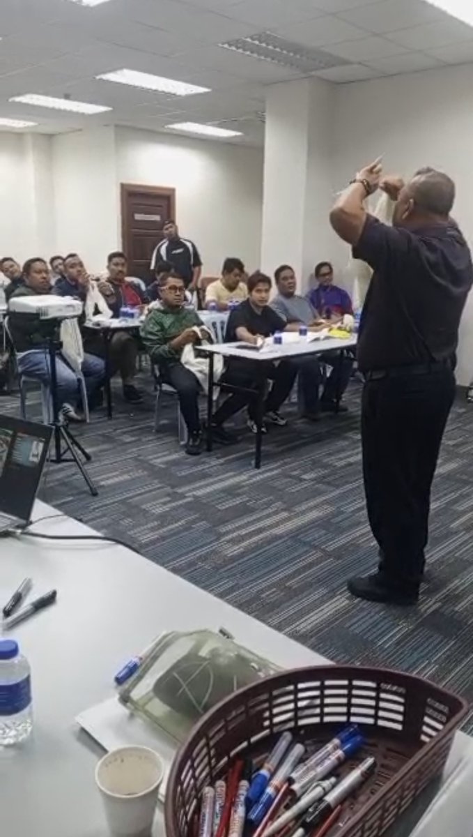 gisbtraining's tweet photo. [1] Basic Occupational First Aid (BOFA) Training Day 2 on 20 November 2025 at Seremban, Negeri Sembilan

#GLOBALINFOSKILLS
#GISBTRAINING
#BOFA
#TRAININGPROVIDER
#PENYEDIALATIHAN https://t.co/QXOHYdpl5H