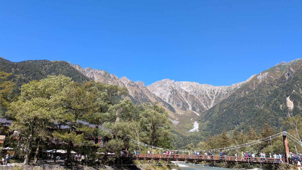 shigecchi2007's tweet photo. 約50年ぶりの上高地。

天気よくて景色素晴らしい♪ https://t.co/ldbKZEZVqn
