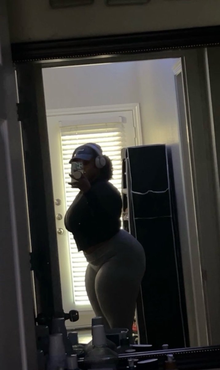 thatsbaae's tweet photo. post a pic where your body card was insane. https://t.co/Q2vHdIFW6v
