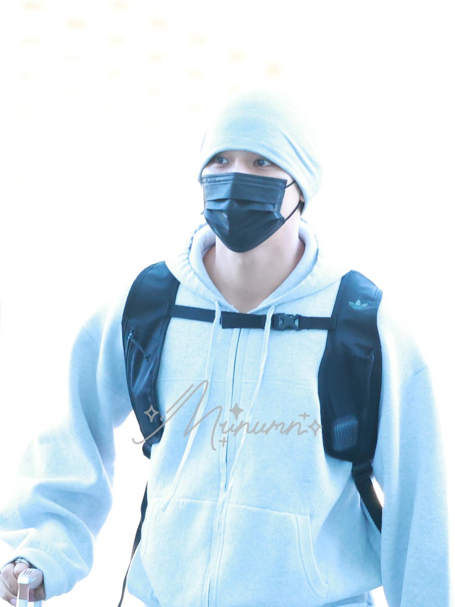 9746zip's tweet photo. 오늘 오전에 공항에서 민규 봤다는 목격담이 올라왔대요 강아지 출국 잘해애애 ♡ https://t.co/yB7PHOwdKy