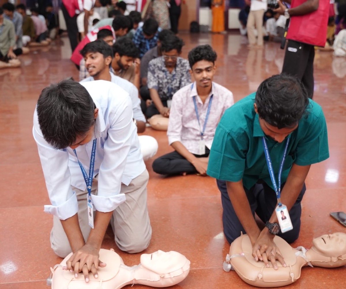drkkr's tweet photo. We prepare students for their careers. Are we preparing them to help when someone’s life is at stake?

In campus 1,200+ students volunteered for lifesaving training with Ganga Hospital’s team and two AIIMS doctors.

Every campus should teach this. ❤️

#BystanderToLifesaver https://t.co/91spuOdWwr