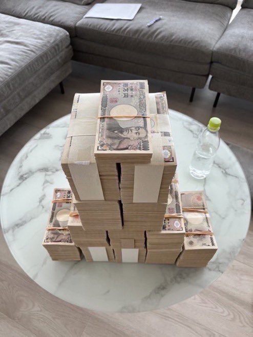 dud0sao's tweet photo. みんな正直に教えて…！
1ヶ月の生活費、いくらあれば足りる？😭
①10万円
②20万円
③30万円
④100万円
リプ・DMで本音聞かせて🫶🏻
みんなの回答知りたい！！ https://t.co/oro65EMYz7