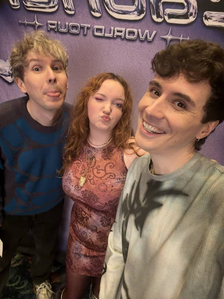 celestiialmoon's tweet photo. serving: phunt
feeling: phlessed
💜🤍
(featuring @danandphilgolf my beloved ofc)
#hardlaunchchicago #hardlaunchtour https://t.co/RnmahzQvJ9