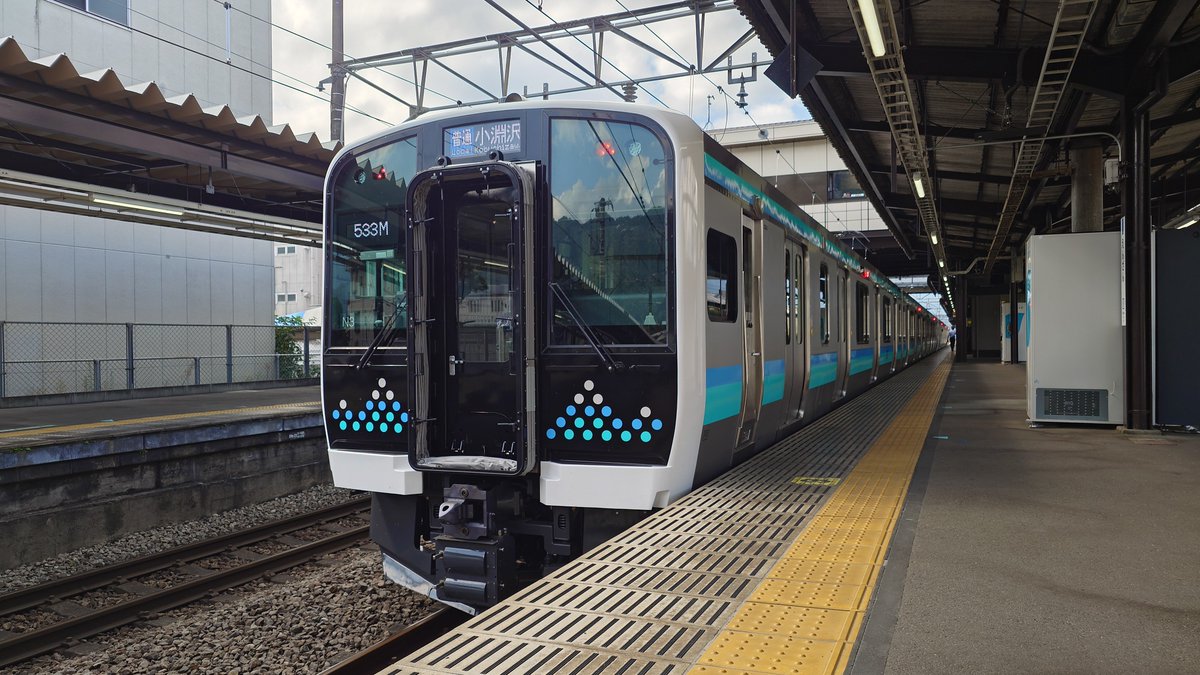 NN115_1116's tweet photo. E131系乗ってきた
発車時にﾀﾞﾀﾞﾀﾞﾝってならないし、ドアもバタバタ言わないし、笹子Tでフルノッチ高速域でも会話成立するし、放送は全部聞き取れるし、つり革は三角いっぱいぶら下がってるし、車内LEDも補助案内としては十分
中央ローカル向けの新車としてはとてもいい車だよ https://t.co/eYqdgzIJMK