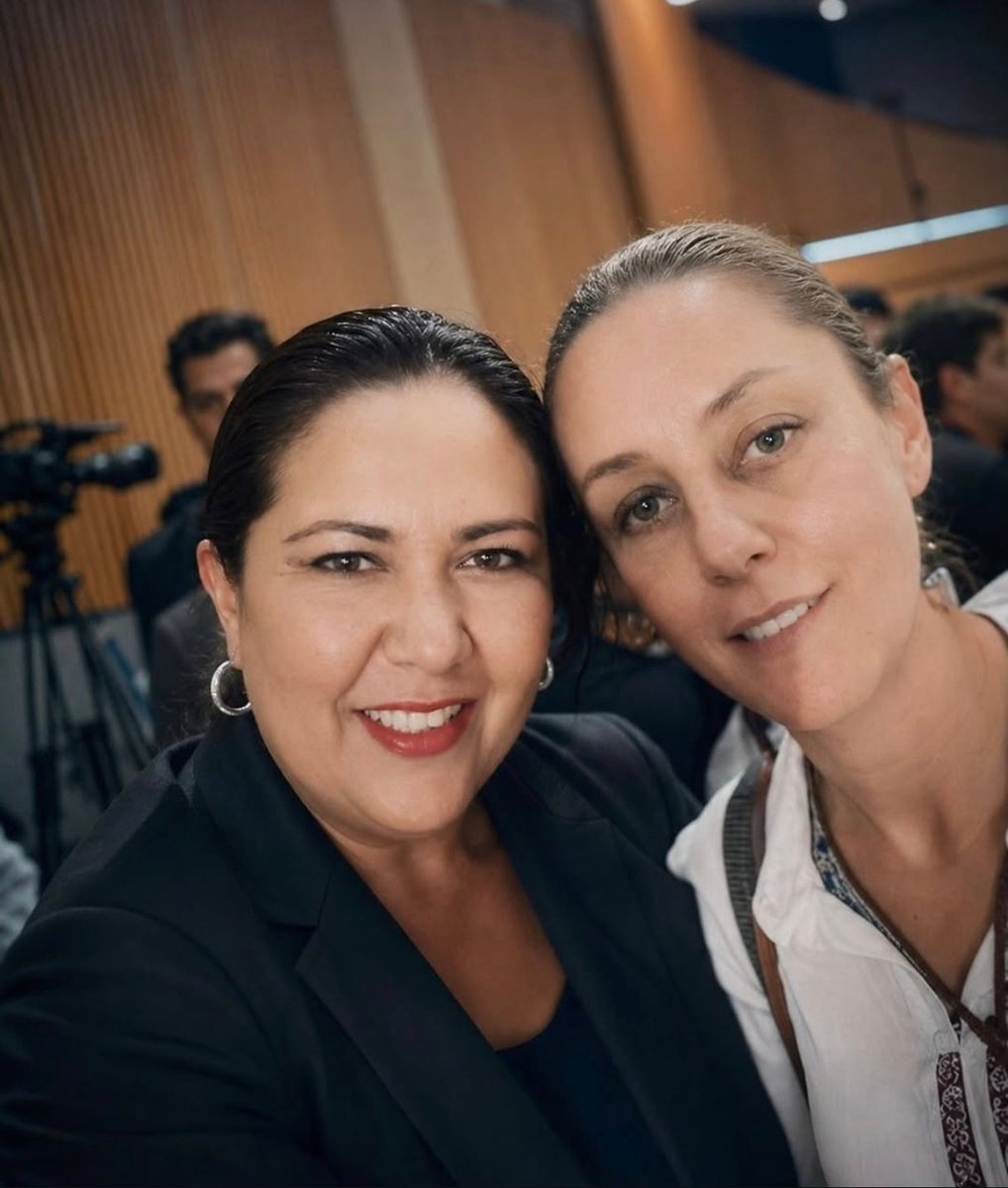 MLopezSanMartin's tweet photo. 🚨 EXCLUSIVA

Alejandra León Gastélum, exsenadora de Morena, habría sido detenida en Mexicali por autoridades de EU cuando intentaba cruzar

Hasta ahora se desconoce el motivo

Fuentes señalan que la SRE ya analiza el caso https://t.co/AWWo0y3X9t