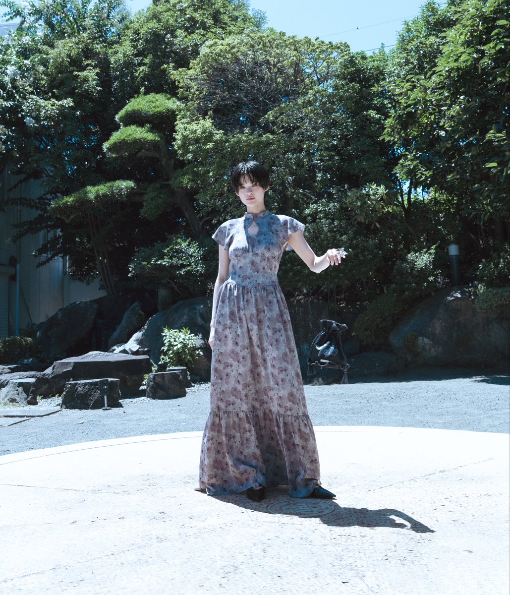Ritsuh5's tweet photo. 27SS受注会にて人気のお洋服はこちら🫧

•UV CUT Cropped Track Suit
•Floral Print High-Collar Dress
•Goldfish Bowl Tank Top
•Multi Pockets Work Vest

意外にも初めて製作したサマーベストがご好評いただきており、嬉しいです💙

早いもので、東京での受注会は10/12(月)まで開催の@kimiyashouten さんにてラストとなります🙇🏻‍♀️

その後は福岡、名古屋にて開催です🚄