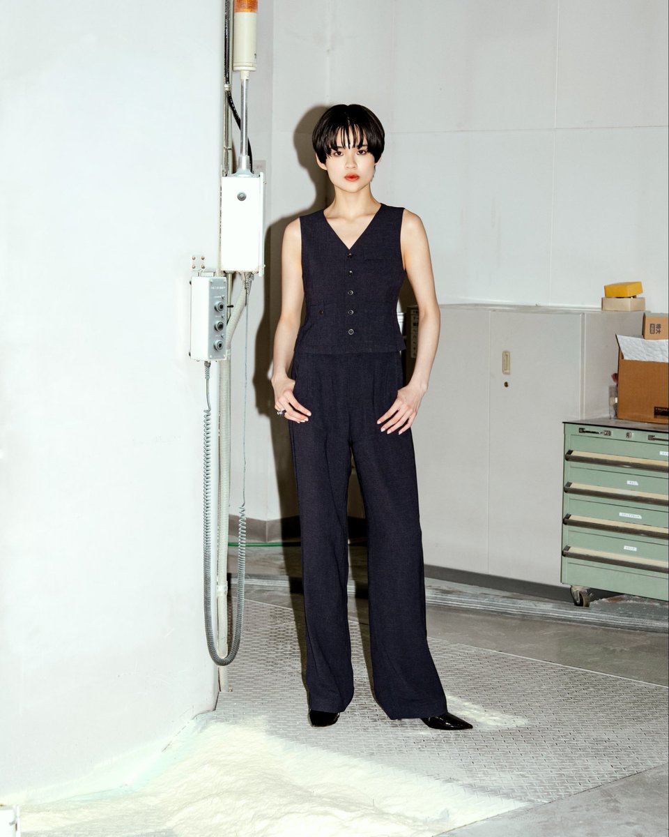 Ritsuh5's tweet photo. 27SS受注会にて人気のお洋服はこちら🫧

•UV CUT Cropped Track Suit
•Floral Print High-Collar Dress
•Goldfish Bowl Tank Top
•Multi Pockets Work Vest

意外にも初めて製作したサマーベストがご好評いただきており、嬉しいです💙

早いもので、東京での受注会は10/12(月)まで開催の@kimiyashouten さんにてラストとなります🙇🏻‍♀️

その後は福岡、名古屋にて開催です🚄