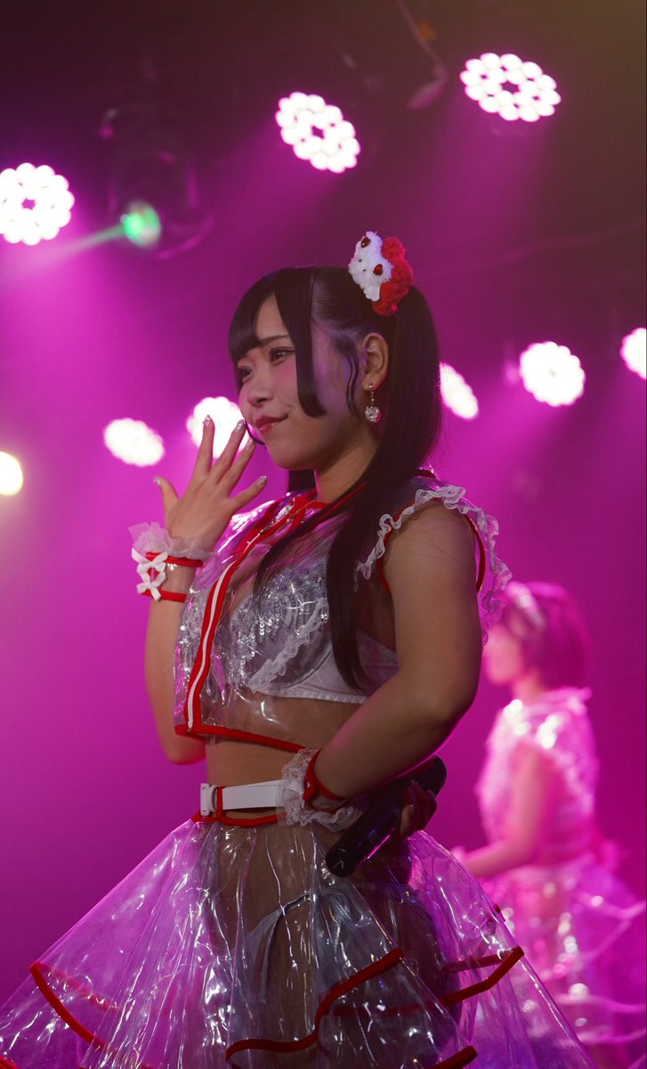 nanamusora's tweet photo. 続いては、道玄坂69のターン📸

実は、こっそりミストフェス２日目の
２回目ライブにも居ました

６月
ミストフェス２日目①

野苺れみさん写真

大人かわいい横顔ですね

#野苺れみ
#本日のれみち
#道玄坂69 https://t.co/tc0wTAzrE7
