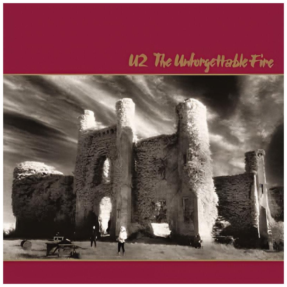 lausinaradio's tweet photo. 1 de octubre de 1984, U2 lanzaba 'The Unforgettable Fire'. Grabado en Slane Castle con la producción de Brian Eno y Daniel Lanois, el disco redefinió su sonido hacia atmósferas más complejas. Con joyas como "Pride" y "Bad". Su título nace de una muestra sobre Hiroshima y Nagasaki https://t.co/oxAiG2ovRE