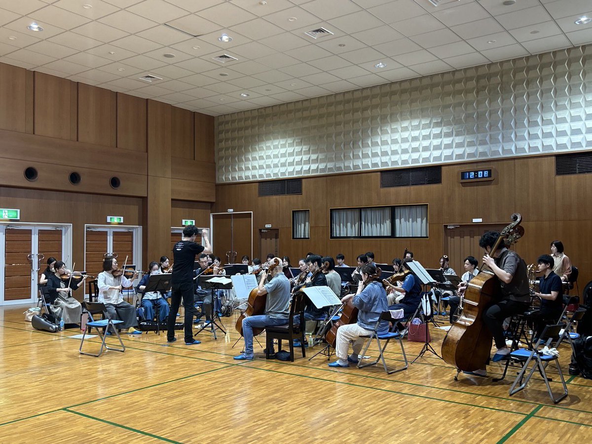 Amabile_phil's tweet photo. 🎻 第25回定期演奏会 リハーサル開始！

今回は、オール・シューマン・プログラム✨
シューマンの魅力を存分にお楽しみいただける公演です。

🎫 チケットはまだお求めいただけます！
全席指定となっておりますので、ぜひお早めにお申し込みください。
🎫https://t.co/qJuRXuyjao https://t.co/d0zH4umL0N