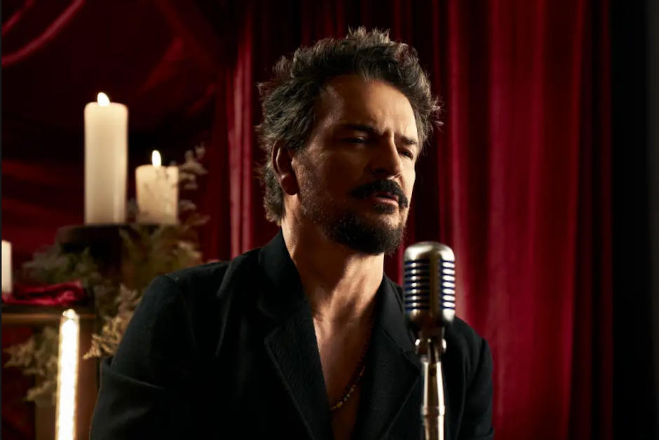 Ricardo Arjona suelta bomba anunciando su nuevo disco "De todo un poco"