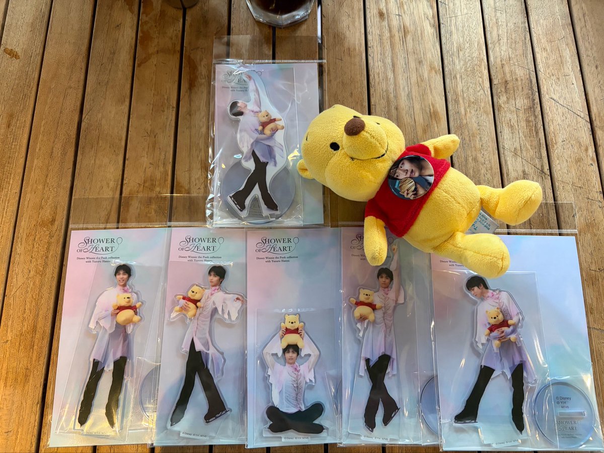 yV8whDylQUeDpMv's tweet photo. 行ってまいりましたぁ〜🙌
可愛いプーさんと可愛い羽生くん🩷
とりあえず、カゴに入れて会計でドッヒャー😳😳😳
世は満足じゃあ〜🤣🤣🤣

#ディズニーファン祭り 
#シャワハー
#プーさん
#羽生結弦 https://t.co/jj59OZj6Kl