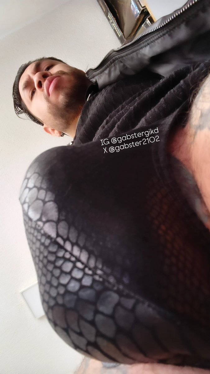 gabster2102's tweet photo. Mirame el bulto con mi pito y huevos, pero también mirame los ojos.

Sígueme en IG
https://t.co/AcWDvDswxf

@Fraternidarfg1
@EncuentroGayMty 
@Hot_PoolParty 
@NalgonesAman 
@lacobragaycdmx 
@LGBTnewsMx 
@Funny_MXXX 
@enriquemudu 
@ExhibeteMexico https://t.co/Az7ldwuKuC