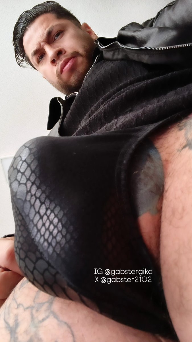 gabster2102's tweet photo. Mirame el bulto con mi pito y huevos, pero también mirame los ojos.

Sígueme en IG
https://t.co/AcWDvDswxf

@Fraternidarfg1
@EncuentroGayMty 
@Hot_PoolParty 
@NalgonesAman 
@lacobragaycdmx 
@LGBTnewsMx 
@Funny_MXXX 
@enriquemudu 
@ExhibeteMexico https://t.co/Az7ldwuKuC