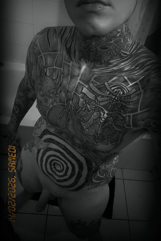 DVMIVNVII's tweet photo. Snap : moogtattoo
#snapchat #snap #nude #tattoo #tattoos #injed #hot https://t.co/H6DHdReXPa