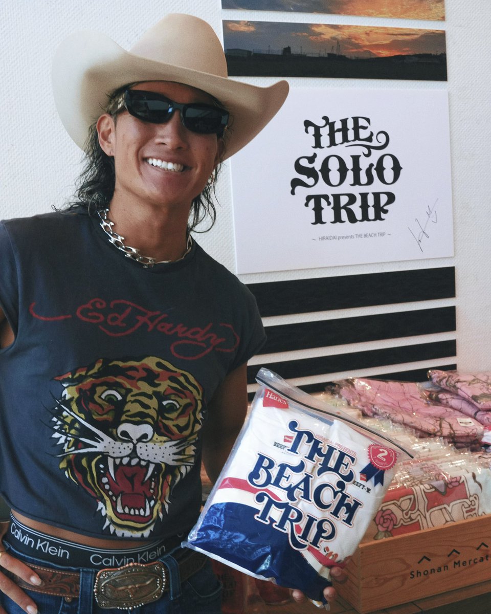 hiraidai's tweet photo. THE SOLO TRIP POP-UP SHOP SHONAN T-SITE

"THE BEACH TRIP"がスタートした2019年以来の茅ヶ崎でのワンマン公演開催を記念して、10月1日より『HIRAIDAI presents THE SOLO TRIP』POP-UP SHOPを湘南T-SITEにて開催中！

佐賀・宮城公演でも販売の『THE SOLO TRIP 2026』OFFICIAL MERCHANDISEのアイテムに加えて、POP-UP SHOPでは一足早く新商品もサプライズ登場。
『THE BEACH TRIP 2026』アイテムも一部ラインナップします。

2026年10月1日(木) ～ 11月15日(日) 午前８時～午後９時

みんな遊びにおいで〜🤠