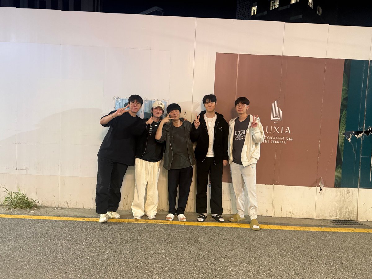 nickenugu's tweet photo. GEN22 FULL MEMBERS PIC!!! SAY THANK YOU RULER NOW EVERYONE 😭😭😭😭😭😭😭😭😭😭😭😭😭 https://t.co/HcFVyQKu0C