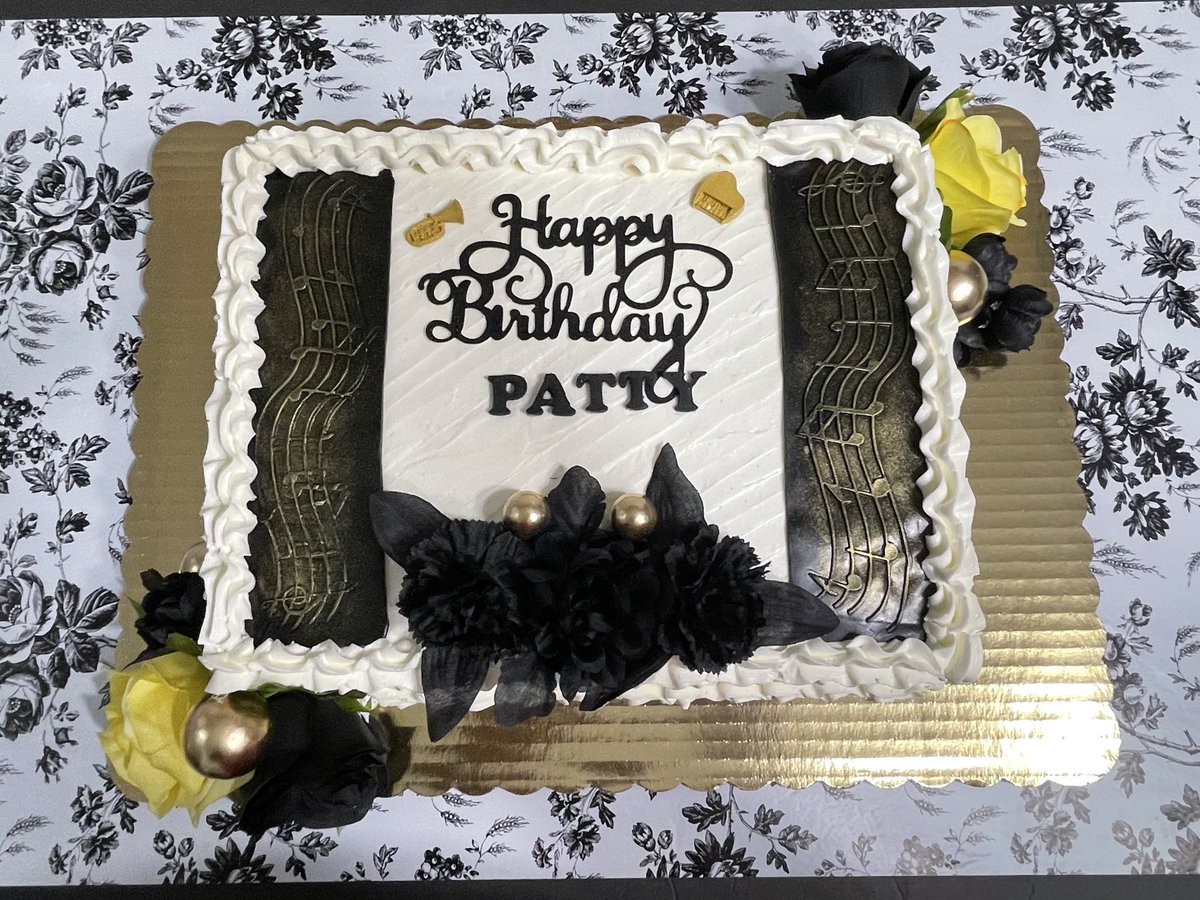 CateredCakes's tweet photo. Jazz Under the Stars” is the theme of this birthday celebration cake. With split flavors of Vanilla and Key Lime, this beauty was a crowd favorite and loved by the guest of honor. Thanks @pattyg922 for your ongoing support. #birthday #cake #keylime https://t.co/ttqmpbMwQp