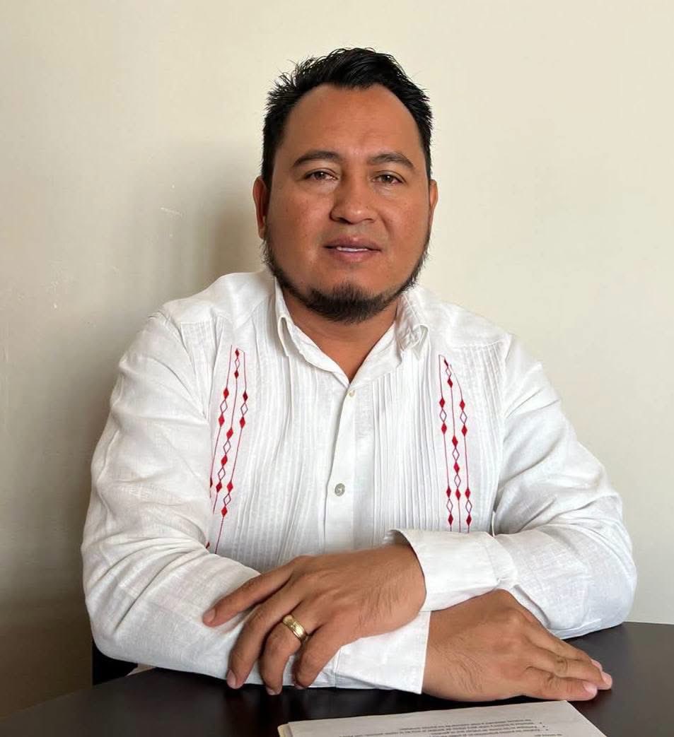 el_inge_bombita's tweet photo. ¡CARAY, LICENCIADO! Emilio Montero respondió a los señalamientos con una carta llena de obras, amenazas y denuncias, pero sin aclarar la acusación de fondo ni los aviadores del IEEPO.
Semejante argumento como defensa de inocencia, mas que enojar, da vergüenza. https://t.co/5gxGhLhQCp