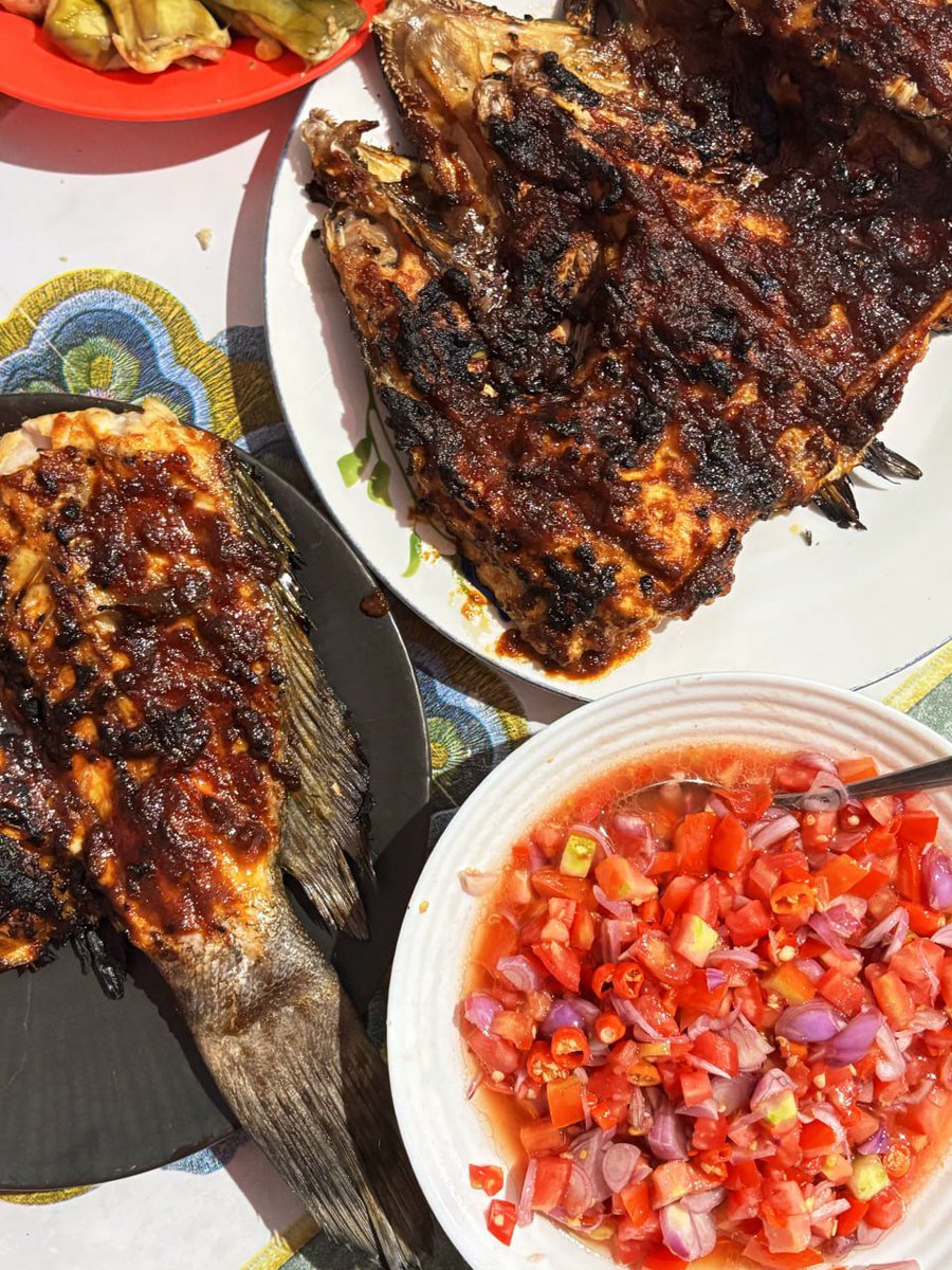 lostanotherbyte's tweet photo. RESEP IKAN BAKAR YANG GAK BOSEN AKU RECOOK 😭🫶🏻 jujur emang seenak ituuu
Manis asin gurih pedes bener bener nyatu 🤤🩷 https://t.co/DvWRF6rBYw