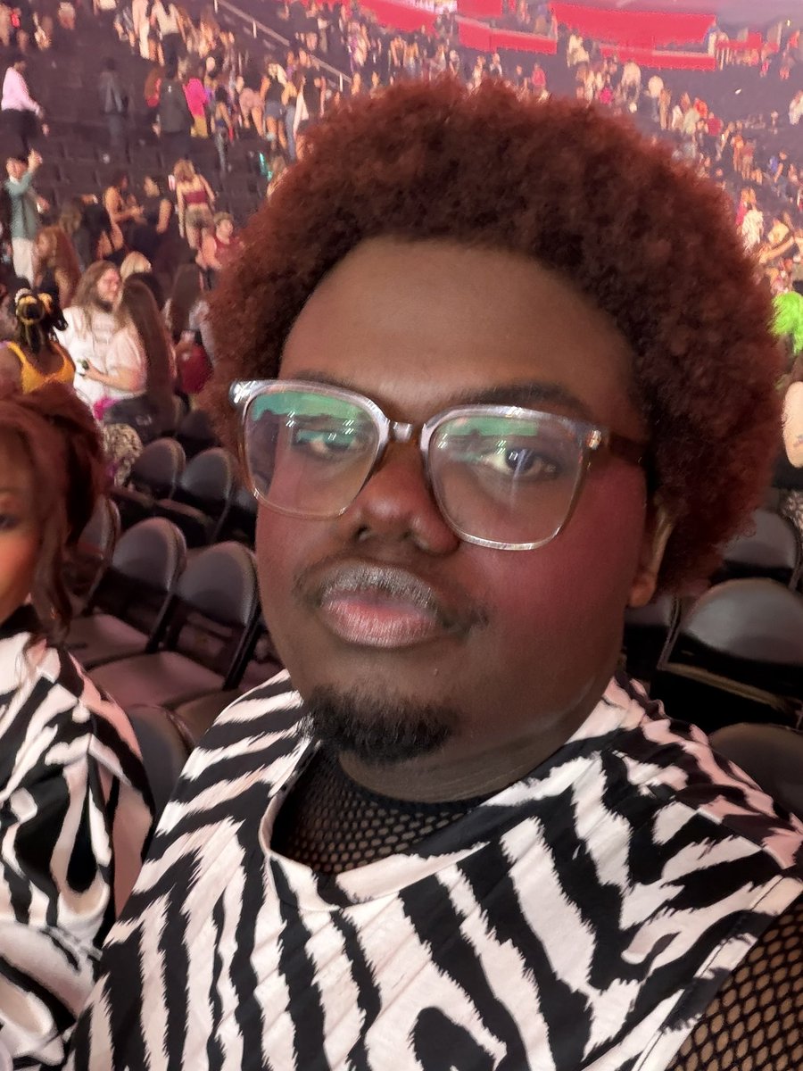 imaginegro's tweet photo. Post concert glow. Mama Doja ate this so good https://t.co/tRMF970qyq