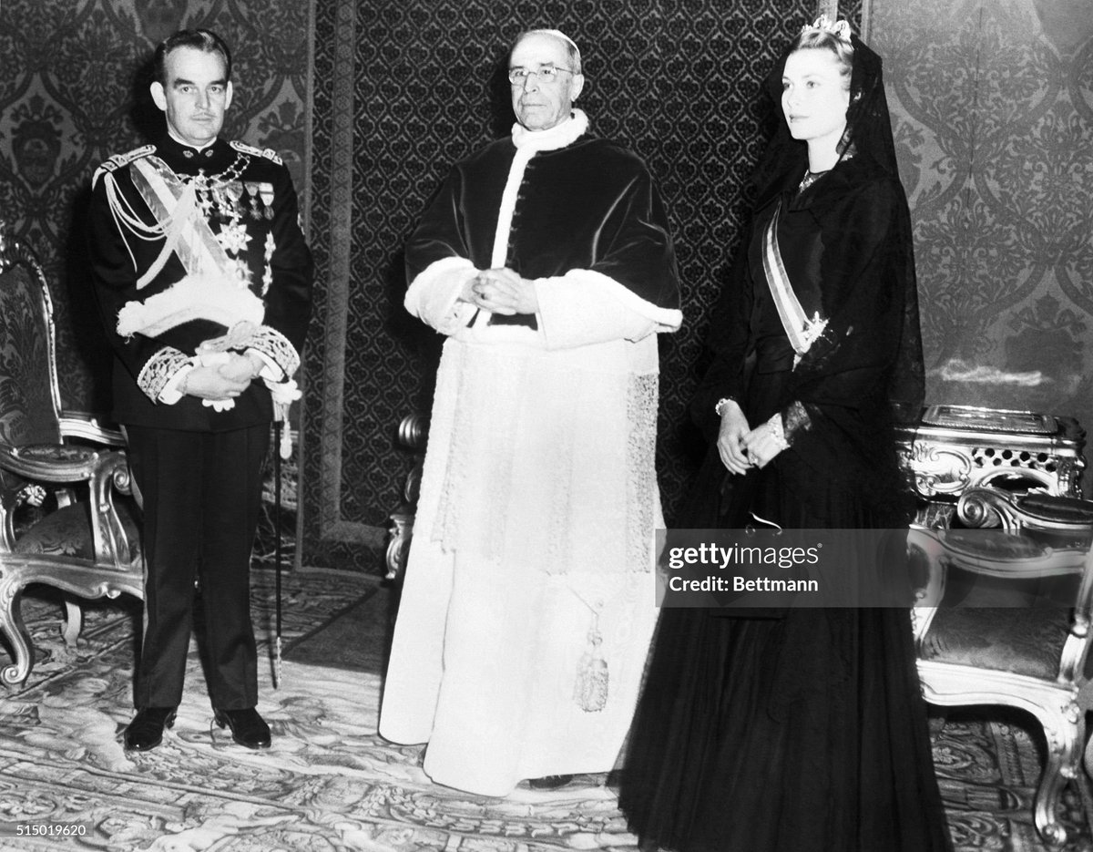 BuffaloNYReform's tweet photo. April 1957: Prince Rainier and his wife Princess Grace visit the Vatican. Pope Pius XII had turned 81 years old in March of that year and continued to meet with foreign leaders and dignitaries as the Cold War became his primary concern in his last decade of life. https://t.co/vm65qPBCvR