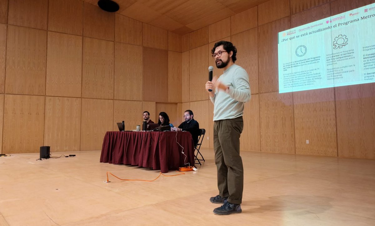 GobCDMX's tweet photo. 🏙️ Como parte de la Consulta Pública del Programa de Ordenación de la Zona Metropolitana del Valle de México #ProgramaMetropolitano, realizamos el Espacio de Diálogo e Intercambio en la UTOPÍA Azcapotzalco.

Desde el Gobierno de la Ciudad de México participamos junto con distintos niveles de gobierno para escuchar, dialogar y recibir opiniones de la ciudadanía sobre el territorio metropolitano.

Tu participación es clave para fortalecer esta visión compartida sobre el futuro de la Zona Metropolitana.

Consulta sedes, fechas y modalidades de participación en:

https://t.co/GUmBAaTQDh