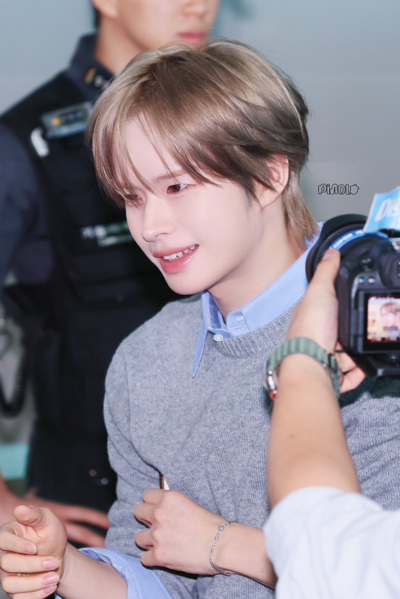 _pinolomin's tweet photo. 261002 ICN

👔ㅎㅎ

#경민 #KYUNGMIN #ギョンミン #투어스 #TWS https://t.co/YUkTyiVE0D
