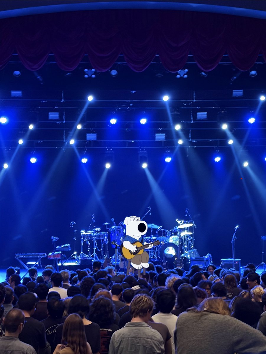 nyanchechy36757's tweet photo. OH MY GOD IM SEEING BRIAN LIVE ❤️ https://t.co/N9ntkcLsxk