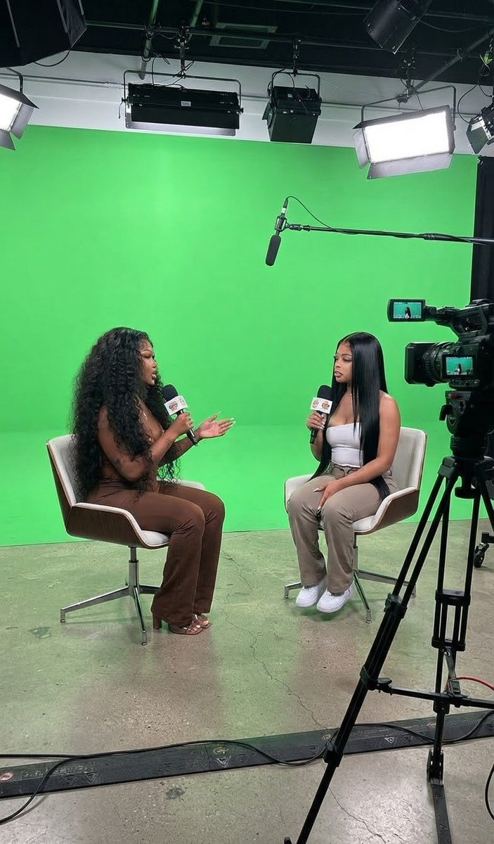jwilliams0gn's tweet photo. YESTERDAY I INTERVIEWED A NEW REALITY STAR HER NAME IS ELLA WHITE AND WE TALKED VALLEY GIRLS OF 304 our upcoming show and her relationship with cast member @missgabbaker https://t.co/UTZIEsEtoK