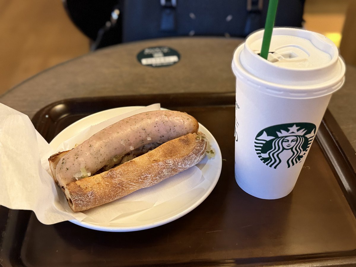 npmonet_'s tweet photo. 休日の朝は基本スタバに居る。 https://t.co/bzWUoUqVqo